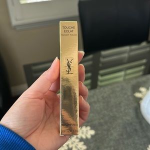 Unopened YSL Touche Eclat Radiant Touch All-over Brightening Pen, Shade 3.5